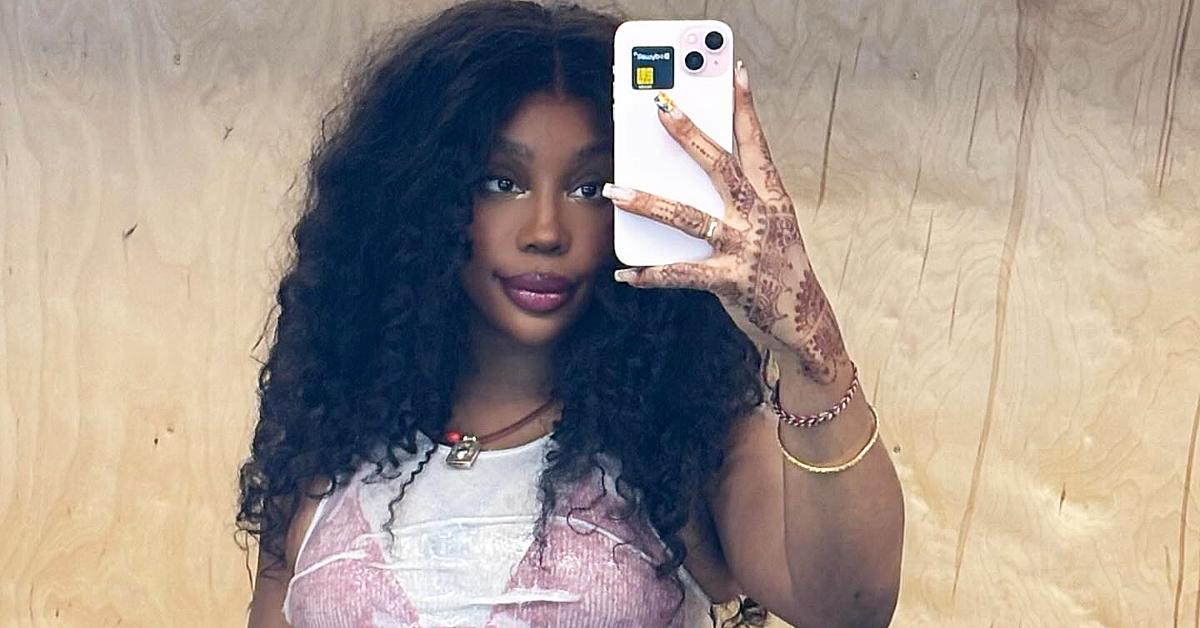 SZA poses on Instagram
