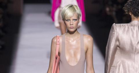 https://www.vogue.com/fashion-shows/spring-2018-ready-to-wear/tom-ford/slideshow/collection#2