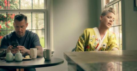 wp content/uploads///Pink and Cary Hart New Music Video