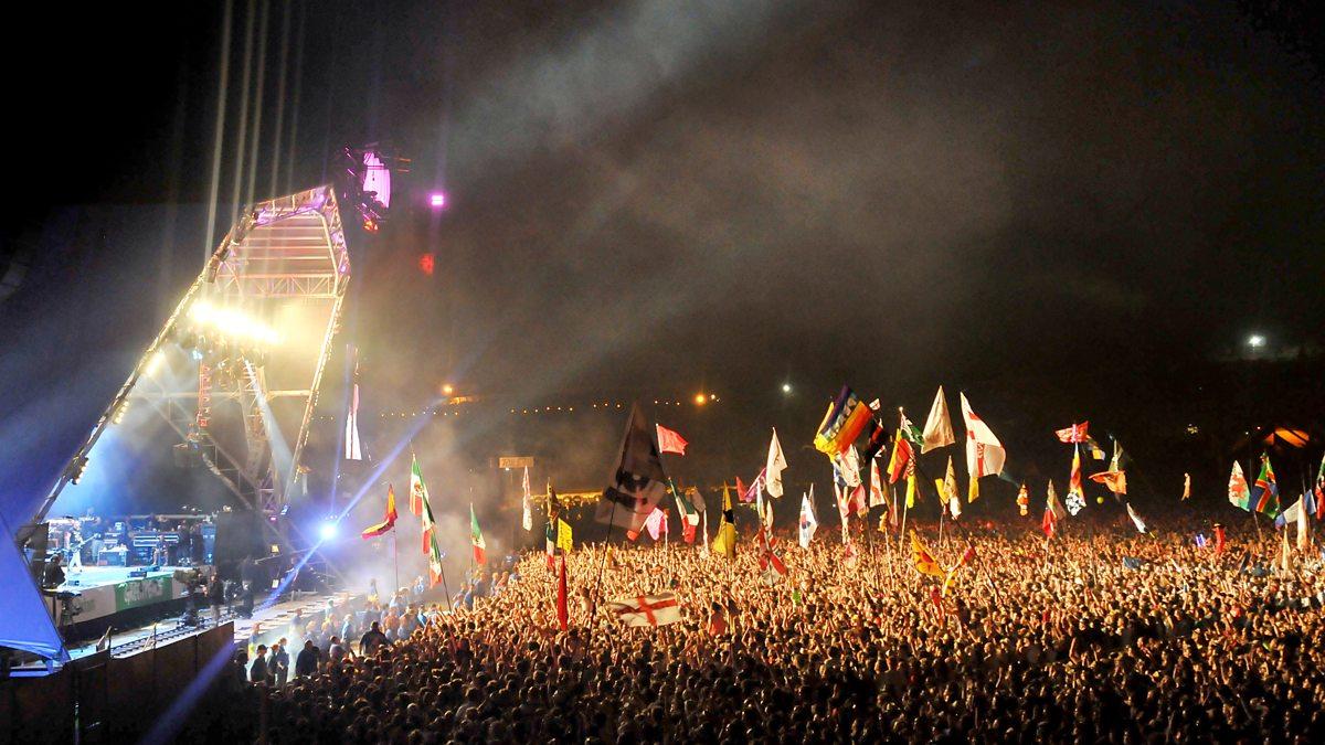 wp content/uploads///festival stage