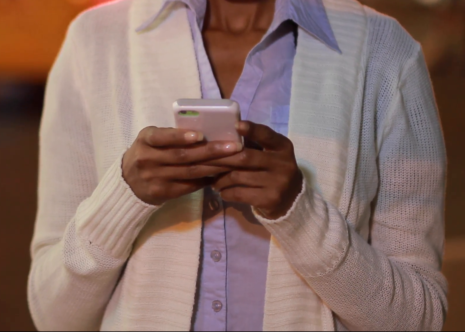 wp content/uploads///young black woman texting at night in city_ejqxglw__F e