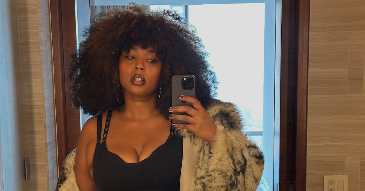 Lizzo selfie