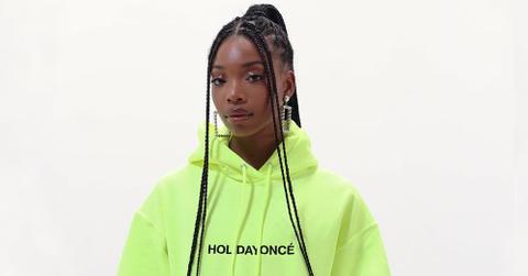 wp content/uploads///HOLIDAYONCE_HOODIE_ e