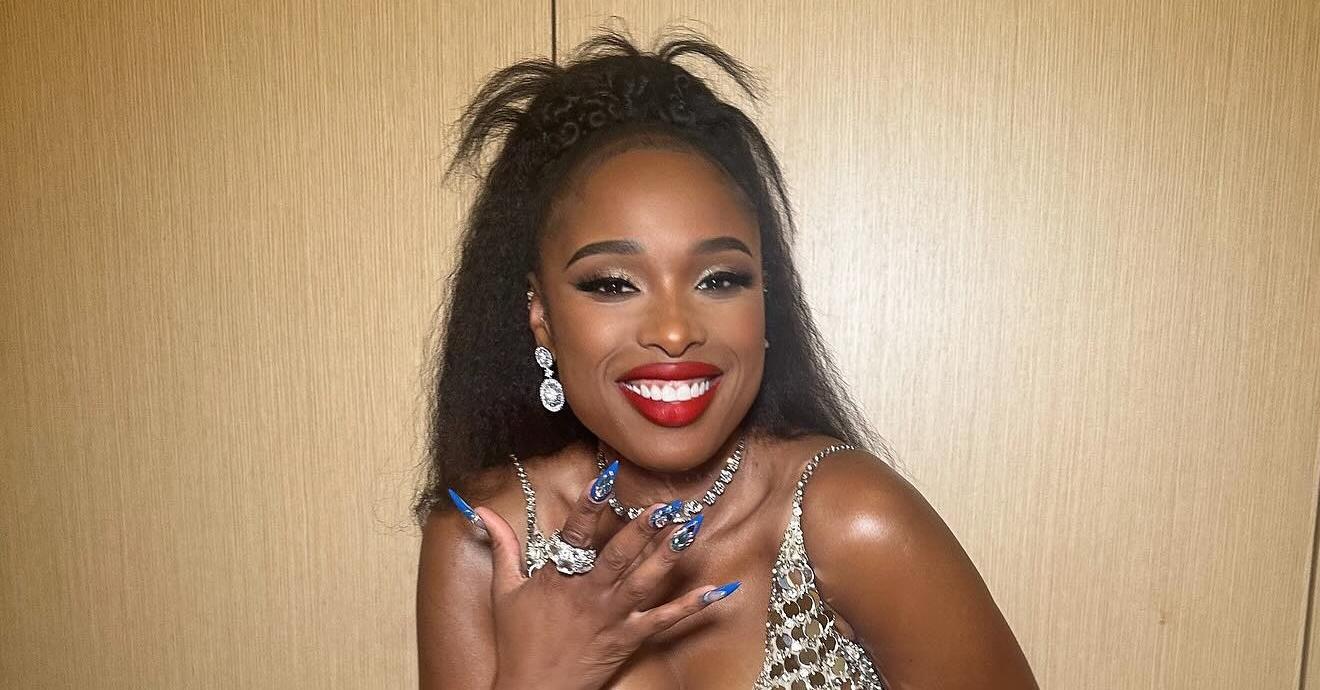 Jennifer Hudson red lipstick