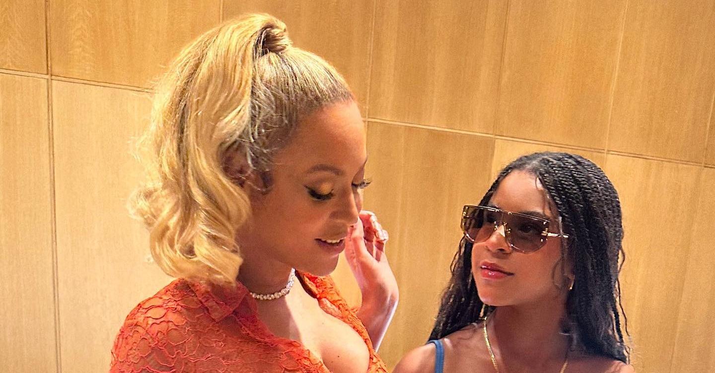 Beyonce and Blue Ivy Carter at the Brooklyn Public Library.